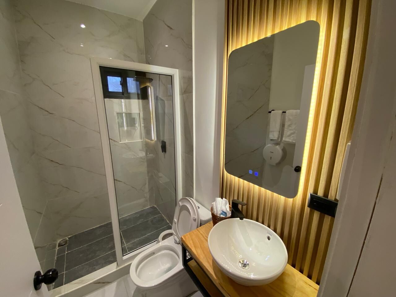 Deluxe Twin Room | Bathroom