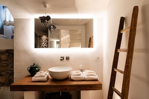 Hair dryer, towels - Le Dimore di Fabiola - Vincenzo by BarbarHouse (Fasano)