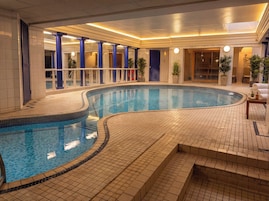 Una piscina techada