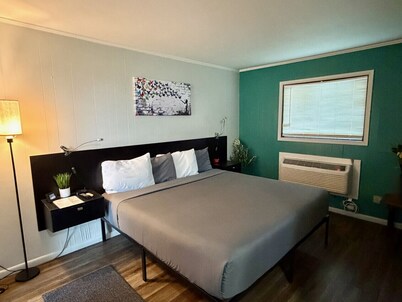 The Garden Room at The Cedar