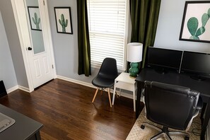 Interior - Perfect World Cup Basecamp - Minutes from Stadium (Kansas City)