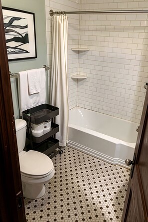Hair dryer, towels, toilet paper - Perfect World Cup Basecamp - Minutes from Stadium (Kansas City)