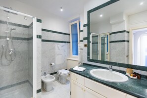 Free toiletries - San Trifone RiR Collection (Rome)