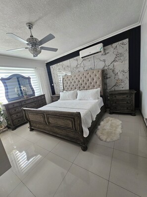 1 bedroom, iron/ironing board, WiFi - LUXURY 1 BEDROOM APT  NEW KINGSTON  WITH 24 HRS SECURITY, GYM AND ROOF TOP POOL (Kingston)