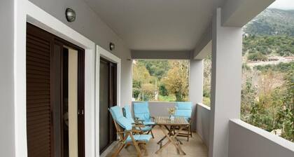 House Evia offers a spacious family holiday home. Ideal for relaxation