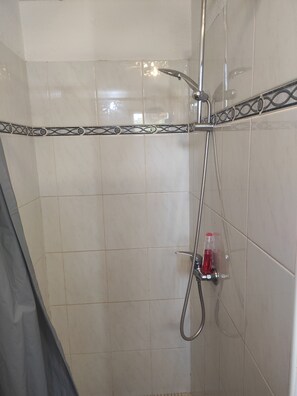 Shower, towels