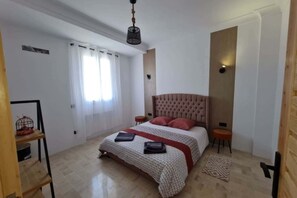 3 Schlafzimmer, BĂŒgeleisen/BĂŒgelbrett, WLAN, BettwĂ€sche
