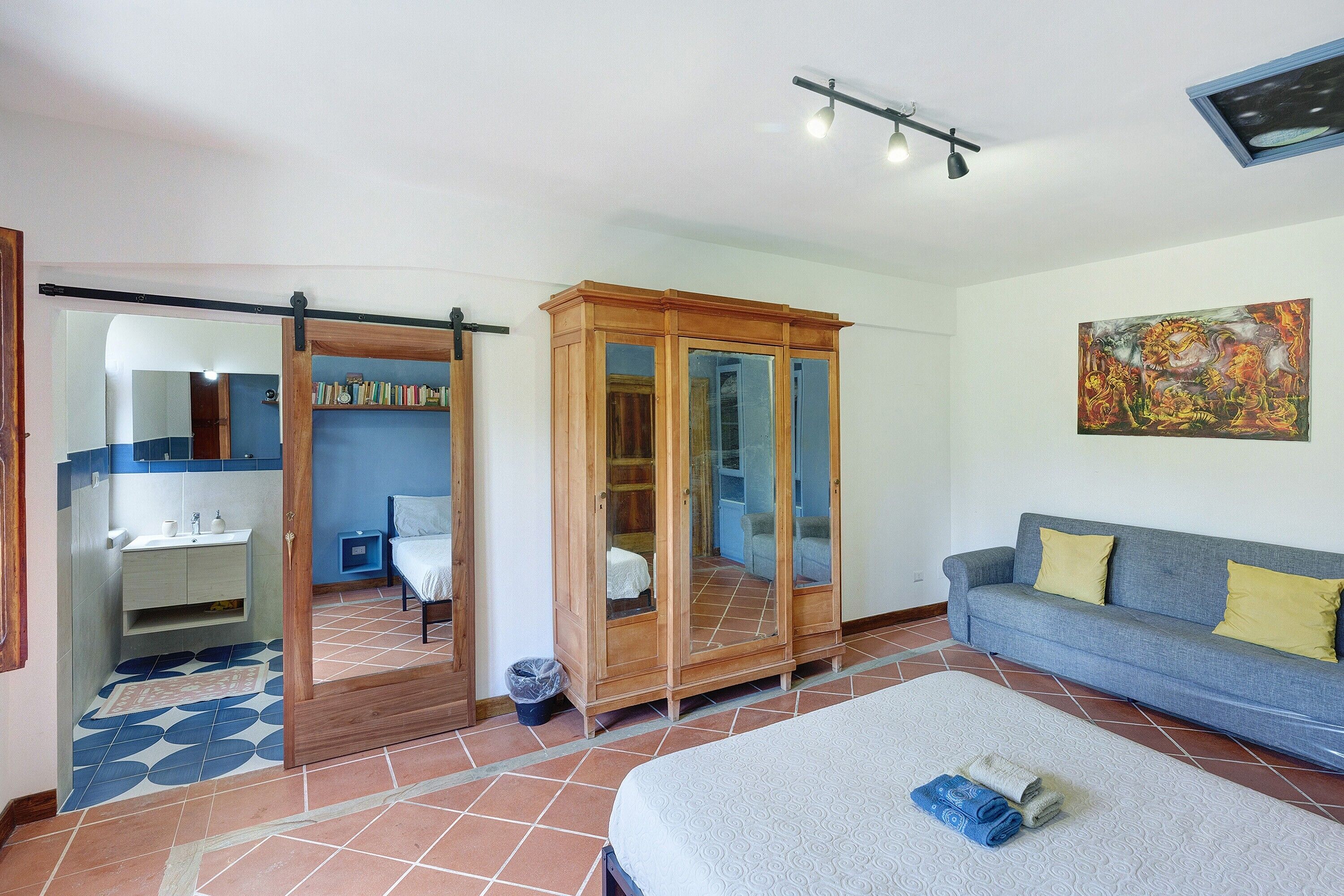 1 chambre, fer et planche à repasser, Wi-Fi, literie fournie