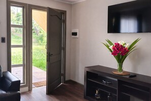 Interior - Peaceful private house in nature, steps from the heart of Hanga Roa (Hanga Roa)