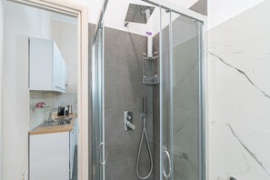 Shower, hair dryer, towels - Apartment 'Casa Enza 13' – Avola (Avola)