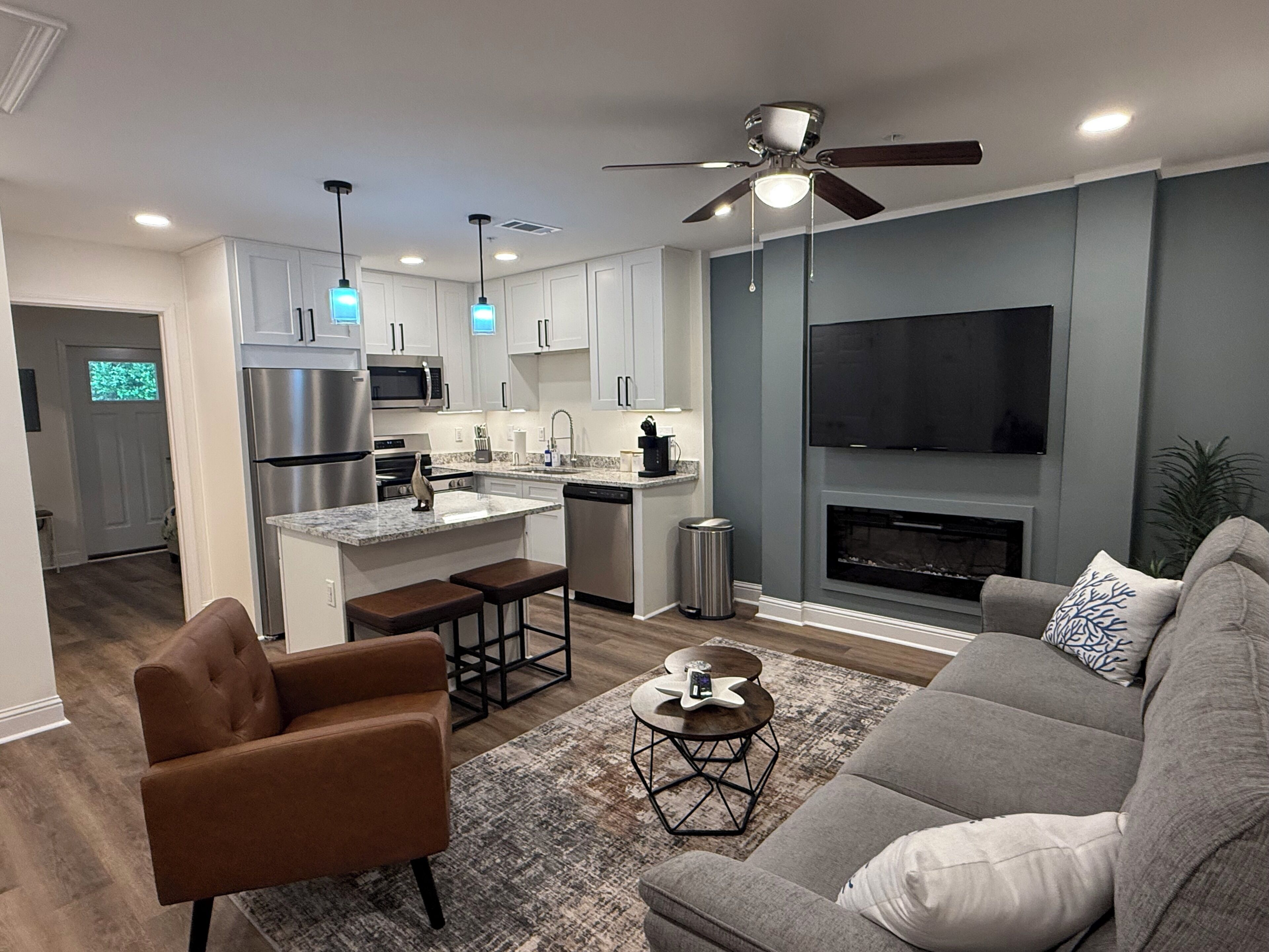 Smart TV y chimenea 