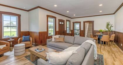 5BR Historic Retreat on 3 Acres | Near Polaris