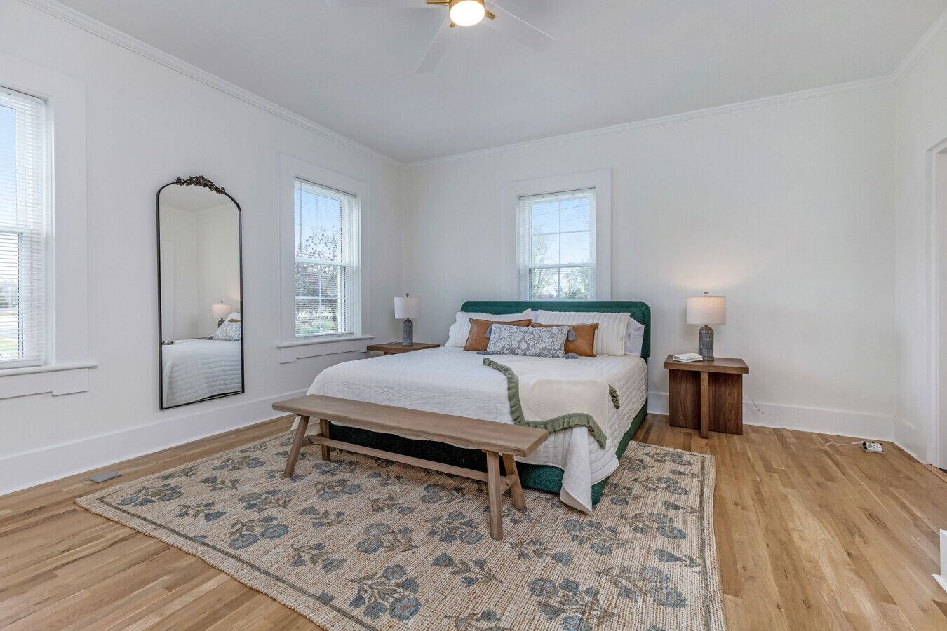 5 bedrooms, WiFi, bed sheets