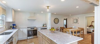 5BR Historic Retreat on 3 Acres | Near Polaris