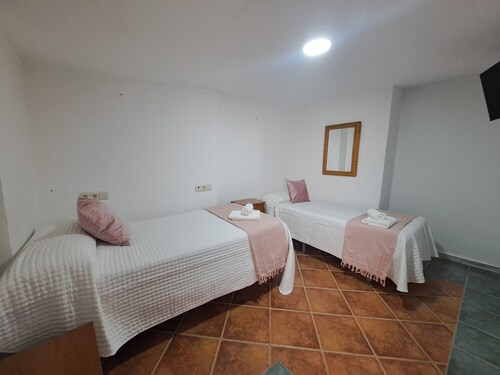 Casa Cubo Rural Home H8 – Authentic Andalusian Charm