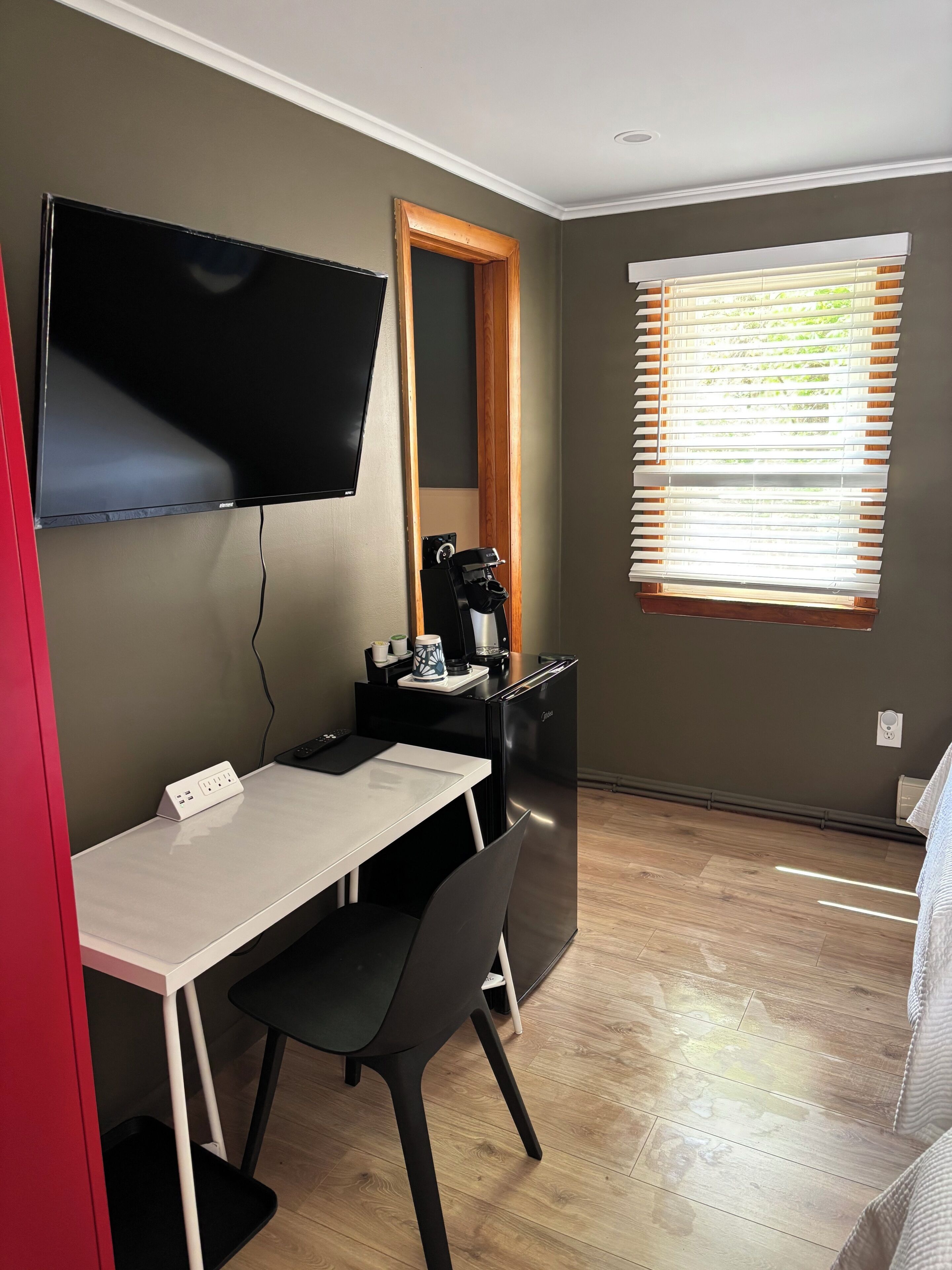 Comfort Double Room, Lake View | Desk, laptop workspace, free WiFi
