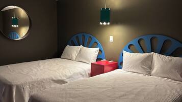 2 full Extra Long Beds | Desk, laptop workspace, WiFi (free)