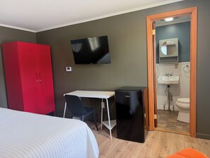 Habitación Confort, vista al lago | Escritorio, espacio para trabajar con laptop y wifi gratis 