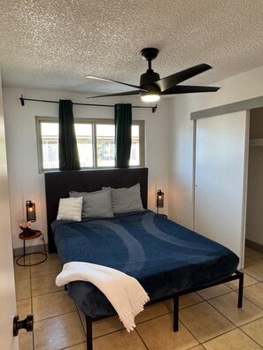 Iron/ironing board, WiFi, bed sheets - 2Bed1Bath Mostaccioli KingQueenBeds CentralPhoenix (Phoenix)