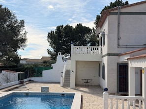 Utomhuspool