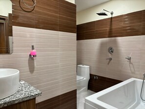 Luxury Suite, Balcony, City View | Bathroom - Shahi Land Hotel Pvt. Ltd. (Butwal)