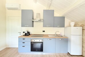 Fridge, dishwasher - N314 – Numana, new two-room apartment in the center (Numana)