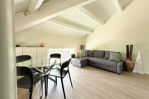 TV - N314 – Numana, new two-room apartment in the center (Numana)