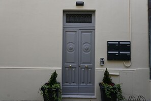 Exterior detail - N314 – Numana, new two-room apartment in the center (Numana)
