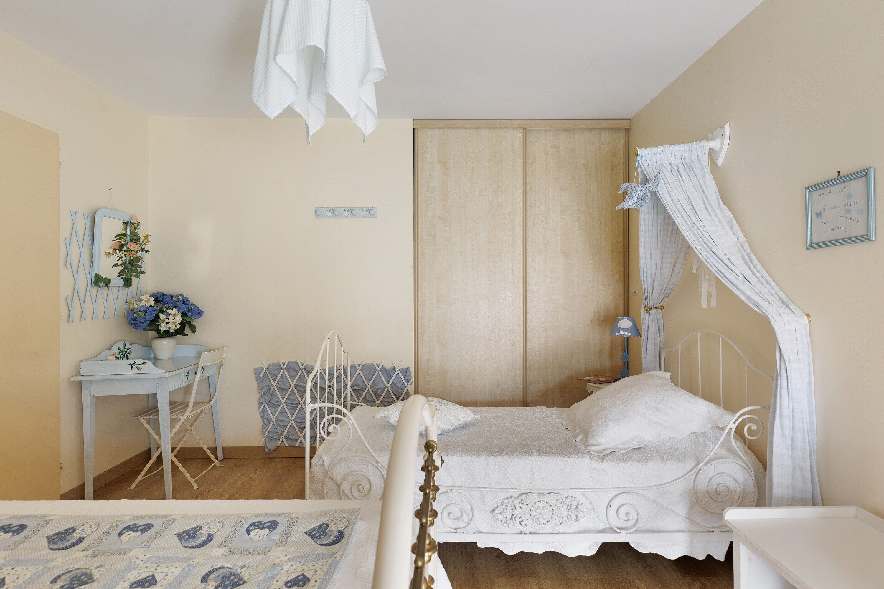 2 habitaciones, tabla de planchar con plancha, wifi y ropa de cama 