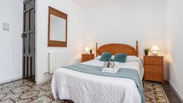 1 bedroom, WiFi, bed sheets