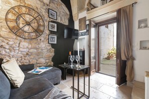 TV - Martano Loft by BarbarHouse (Martano)