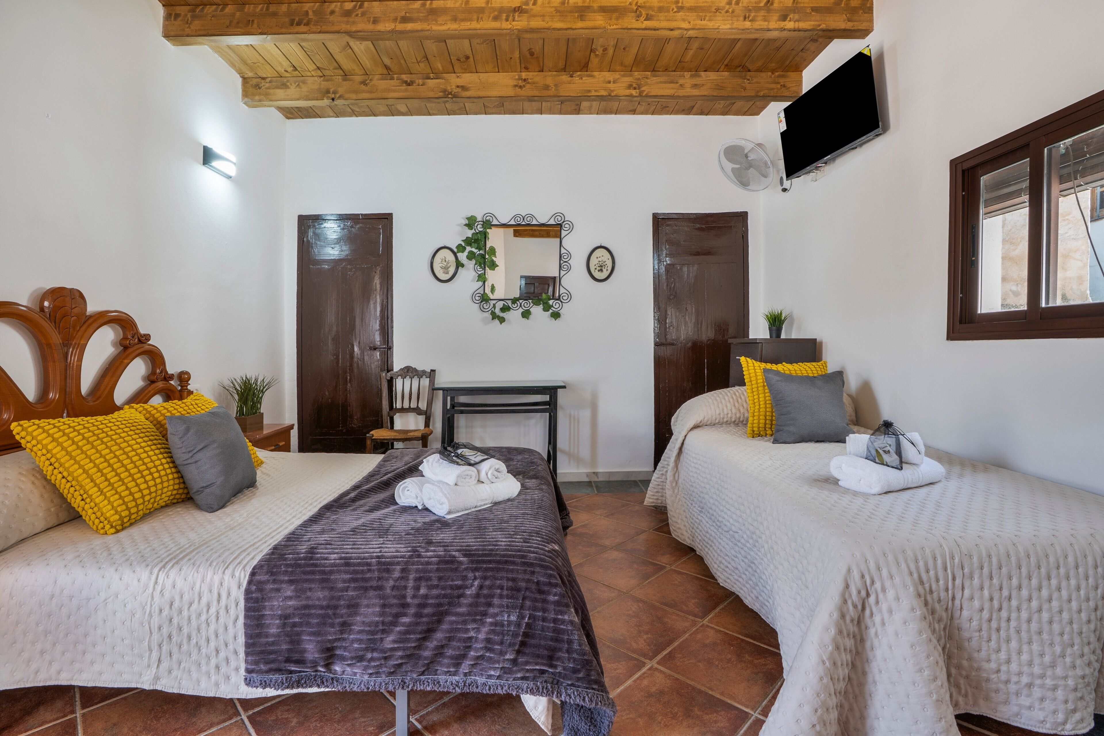 1 camera, Wi-Fi, lenzuola
