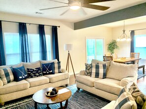 Living area - Cozy Masters Getaway – 2027 Masters Rental (North Augusta)