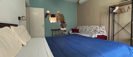 Iron/ironing board, WiFi, bed sheets