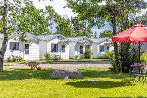 Exterior - Jacobson's Cottages Cabin # 5 (East Glacier Park)
