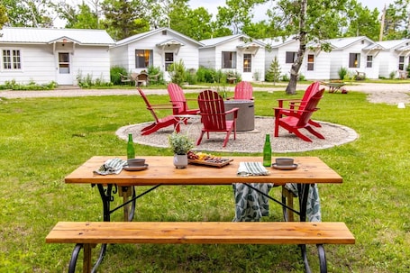 Outdoor dining. Jacobson's Cottages Cabin #11