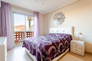 1 chambre, fer et planche à repasser, Wi-Fi, literie fournie