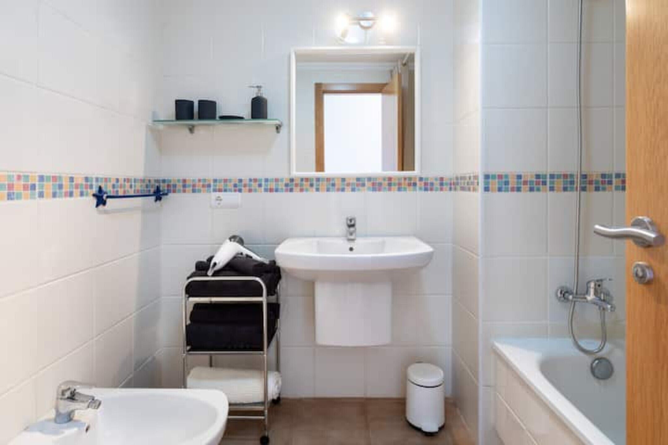 Dusche, Haartrockner, Handtücher