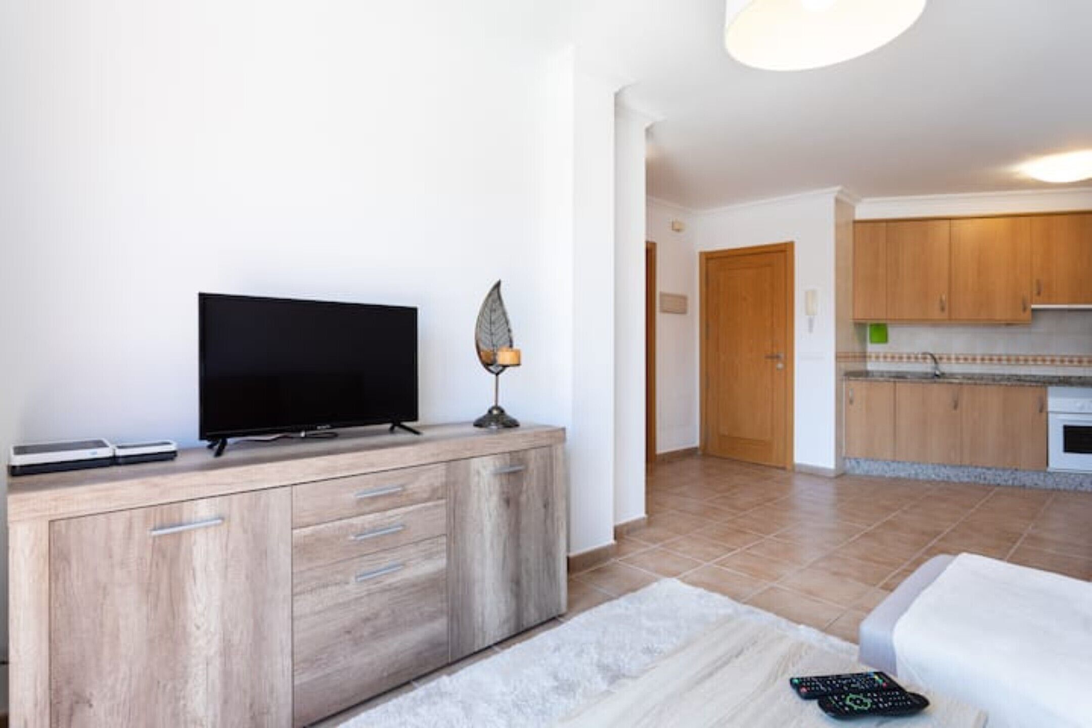 1 dormitorio, tabla de planchar con plancha, wifi
