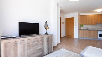 1 dormitorio, tabla de planchar con plancha, wifi