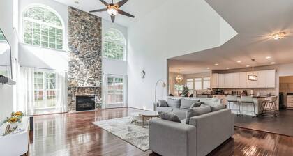 Spacious 6-bedroom Luxury house in a quiet area