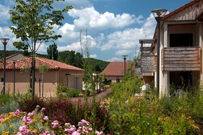 Property grounds - Séjour paisible avec piscine au cœur Dordogne (Les Eyzies De Tayac)