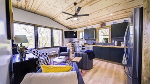 TV, fireplace - Chetola Resort Home Mountain Sparkle (Blowing Rock)