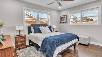 4 bedrooms, iron/ironing board, WiFi, bed sheets