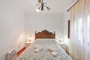 2 bedrooms, iron/ironing board, WiFi, bed sheets - Casa el mure: a charming retreat in the heart of the Ronda mountains (Ronda)