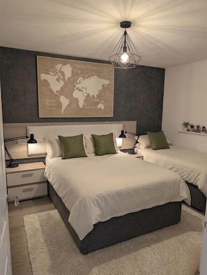 5 bedrooms, iron/ironing board, free WiFi, bed sheets