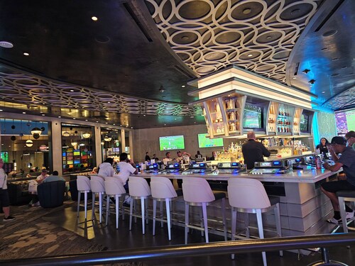 Cozy 2 Queen beds at Strat Casino Las Vegas with AC and gym