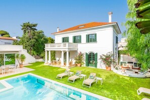 Pool - Villa De Los Leones - Seven Bedroom Villa, Sleeps 14 (Sitges)