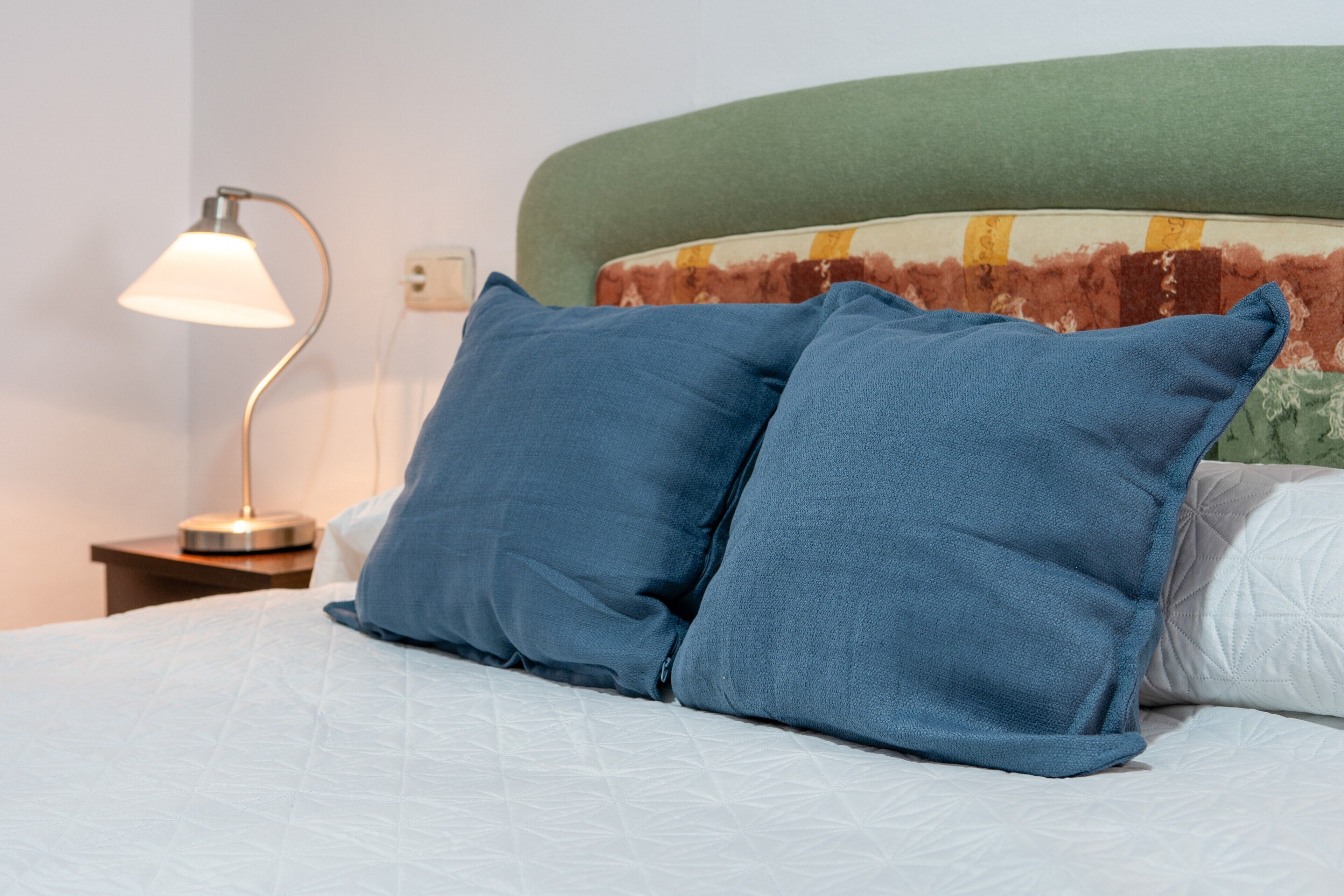 WiFi, bed sheets