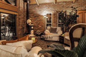 Interior - Wiesbaden Hot Springs Hotel & Spa (Ouray)
